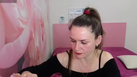 Snapshot of ariagrays chatting on November 29, 2:42 pm AriaGray online show from November 29, 2:42 pm