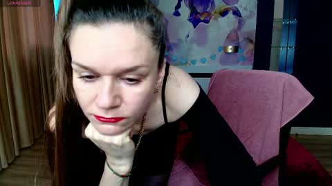 Snapshot of ariagrays chatting on March 1, 5:31 am AriaGray online show from March 1, 5:31 am