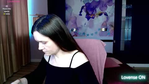 Snapshot of ariagrays chatting on March 18, 7:11 am AriaGray online show from March 18, 7:11 am