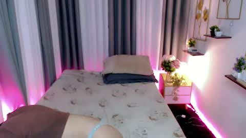 Snapshot of ariahooper chatting on January 19, 8:18 am Christine JorgensenChristmas wish breasts implants online show from January 19, 8:18 am