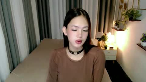 Snapshot of ariahooper chatting on February 18, 3:35 am Christine JorgensenChristmas wish breasts implants online show from February 18, 3:35 am