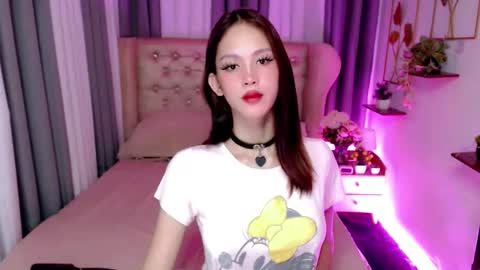 Snapshot of ariahooper chatting on April 3, 12:03 pm Christine JorgensenChristmas wish breasts implants online show from April 3, 12:03 pm