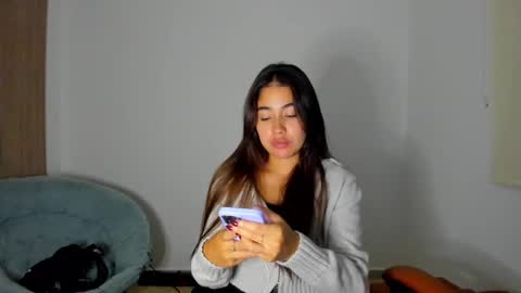 Snapshot of ariamontgomeryyy chatting on February 19, 8:22 am Aria Montgomery online show from February 19, 8:22 am