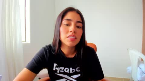 Aria Montgomery online show from April 28, 7:08 pm