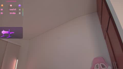 Snapshot of ariana_bae_ chatting on February 3, 2:53 am online show from February 3, 2:53 am