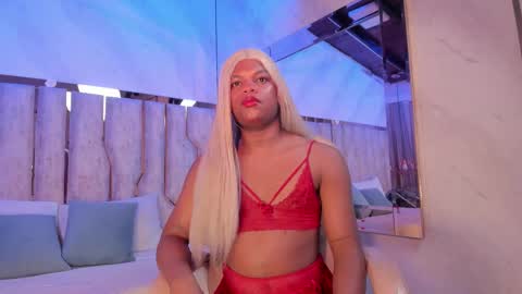 Snapshot of ariana_grande233 chatting on March 12, 11:38 am ariana_grande233 online show from March 12, 11:38 am