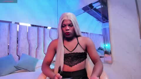 Snapshot of ariana_grande233 chatting on March 13, 11:50 am ariana_grande233 online show from March 13, 11:50 am