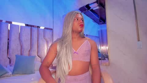 Snapshot of ariana_grande233 chatting on March 28, 11:43 am ariana_grande233 online show from March 28, 11:43 am