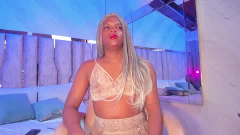 Snapshot of ariana_grande233 chatting on March 29, 11:54 am ariana_grande233 online show from March 29, 11:54 am