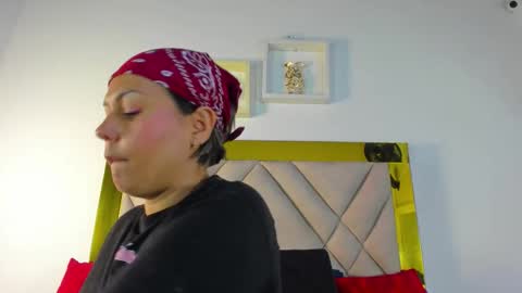 Snapshot of ariana_martins chatting on October 8, 3:15 am ARI online show from October 8, 3:15 am