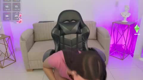 Snapshot of ariana_monroe01 chatting on January 14, 2:01 pm Ariana online show from January 14, 2:01 pm