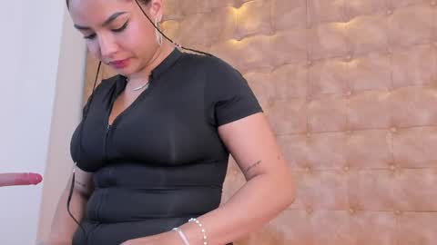 Snapshot of ariana_morelly chatting on April 14, 12:00 pm ARIANA MORELLY online show from April 14, 12:00 pm