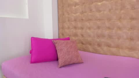 Snapshot of ariana_morelly chatting on June 9, 11:00 am ARIANA MORELLY online show from June 9, 11:00 am