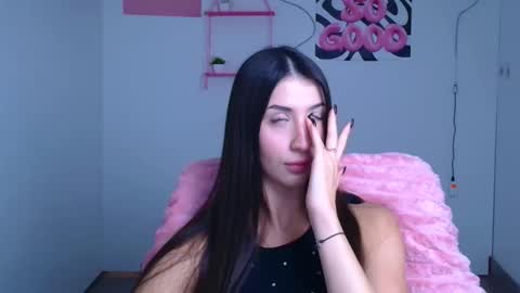 Snapshot of ariana_muur chatting on November 13, 12:48 pm Ariana online show from November 13, 12:48 pm