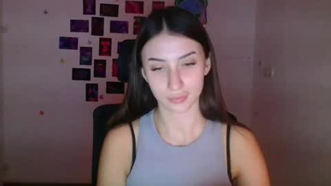 Snapshot of ariana_muur chatting on November 28, 7:00 am Ariana online show from November 28, 7:00 am