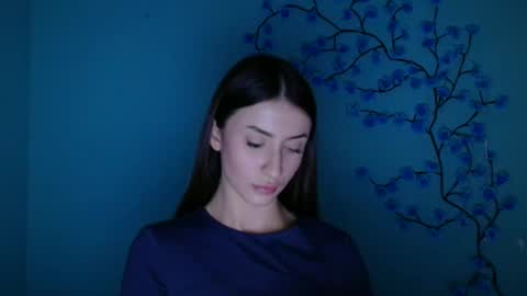 Snapshot of ariana_muur chatting on December 22, 12:35 pm Ariana online show from December 22, 12:35 pm