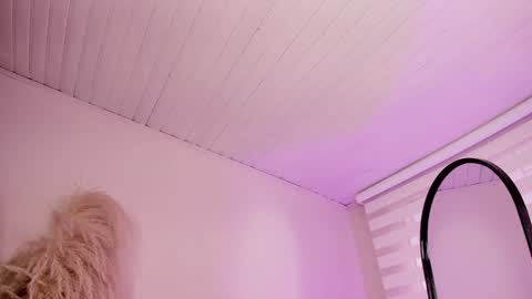 Snapshot of ariana_rosse__ chatting on December 3, 4:17 pm Ariana online show from December 3, 4:17 pm