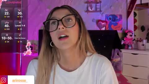 Snapshot of ariana_rosse__ chatting on March 12, 2:50 am Ariana online show from March 12, 2:50 am