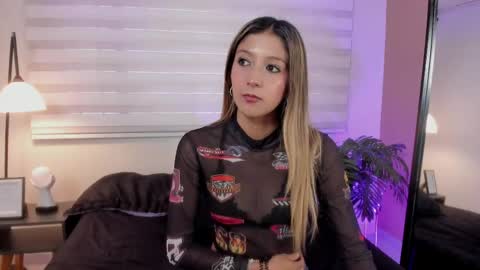 Snapshot of ariana_rosse__ chatting on April 24, 1:24 pm Ariana online show from April 24, 1:24 pm