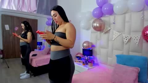  ariana  online show from November 5, 5:13 pm