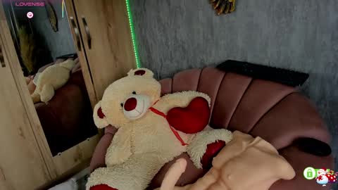 Snapshot of ariana_valdirii chatting on February 24, 3:53 pm cristina online show from February 24, 3:53 pm