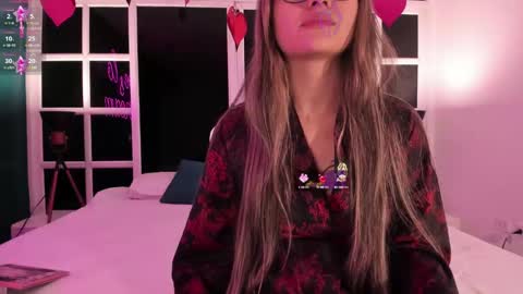 Snapshot of ariana_villada chatting on February 3, 3:20 am Ari online show from February 3, 3:20 am