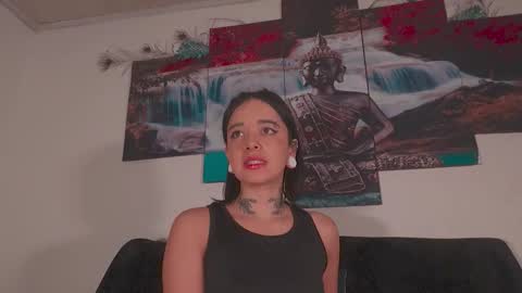 Snapshot of ariana_whitee chatting on February 21, 11:44 am ariana_whitee online show from February 21, 11:44 am