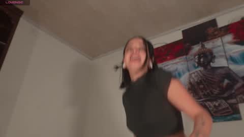 Snapshot of ariana_whitee chatting on March 10, 8:25 pm ariana_whitee online show from March 10, 8:25 pm