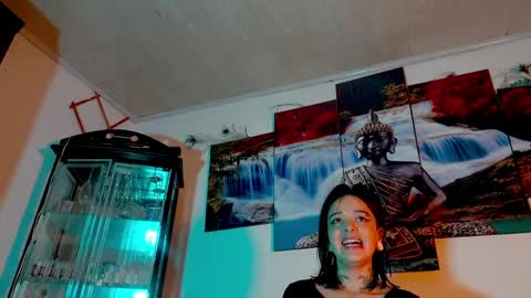 Snapshot of ariana_whitee chatting on April 11, 12:04 am ariana_whitee online show from April 11, 12:04 am