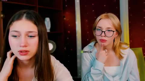 Snapshot of arianaa_cat chatting on April 14, 6:36 pm arianaa_cat online show from April 14, 6:36 pm