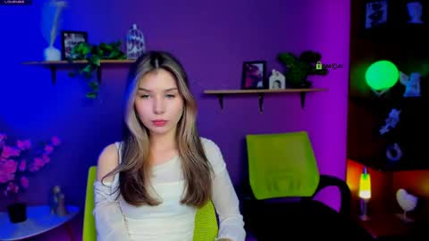 Snapshot of arianaa_cat chatting on May 9, 6:57 pm arianaa_cat online show from May 9, 6:57 pm