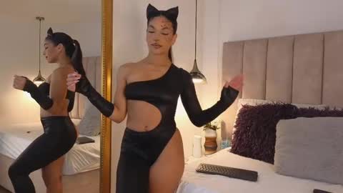 Ariana  online show from October 24, 8:05 pm