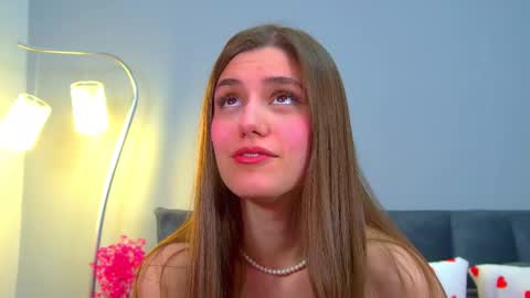 Snapshot of arianaallens chatting on March 25, 6:25 pm Ariana online show from March 25, 6:25 pm