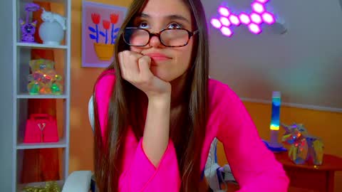 Snapshot of arianaallens chatting on April 16, 9:39 pm Ariana online show from April 16, 9:39 pm