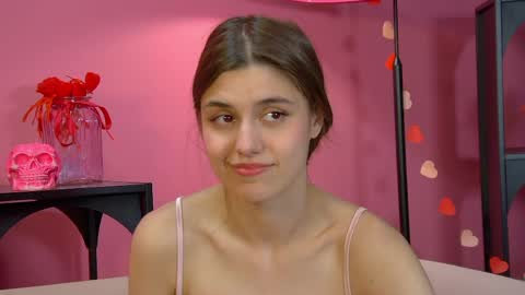 Snapshot of arianaallens chatting on April 18, 8:31 pm Ariana online show from April 18, 8:31 pm