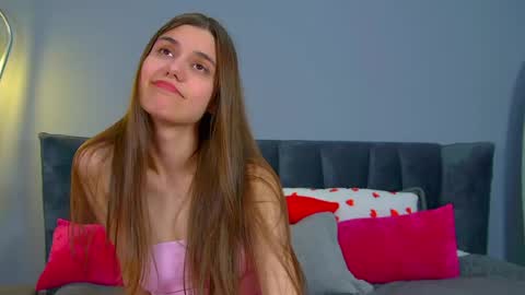 Snapshot of arianaallens chatting on April 29, 6:47 pm Ariana online show from April 29, 6:47 pm