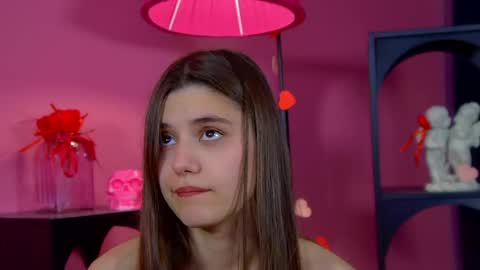 Snapshot of arianaallens chatting on May 2, 6:13 pm Ariana online show from May 2, 6:13 pm