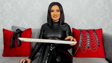 Arianaawild online show from December 1, 6:35 pm