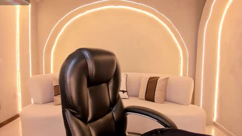 Snapshot of arianabell1 chatting on March 19, 2:59 am Ariana Bell online show from March 19, 2:59 am