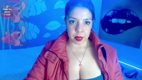 Snapshot of arianagloww chatting on March 17, 11:13 am Ariana online show from March 17, 11:13 am