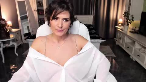 Ana online show from November 7, 5:02 pm