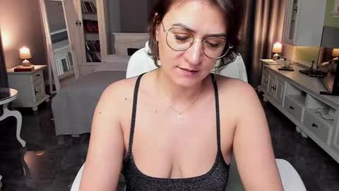 Snapshot of arianasage_ chatting on February 26, 2:49 pm Ana online show from February 26, 2:49 pm