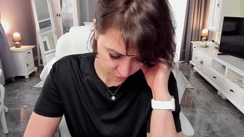 Snapshot of arianasage_ chatting on March 18, 10:18 am Ana online show from March 18, 10:18 am