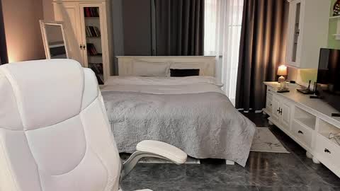 Snapshot of arianasage_ chatting on April 2, 2:58 pm Ana online show from April 2, 2:58 pm