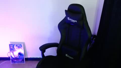 help me 100 hands up my OF is Free  online show from March 9, 8:35 pm