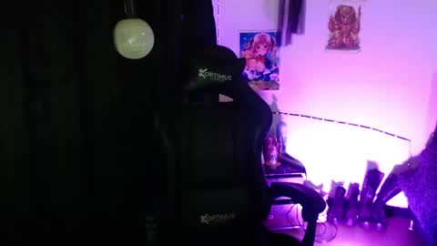 Snapshot of arianauwu666 chatting on July 28, 7:50 pm help me 100 hands up my OF is Free online show from July 28, 7:50 pm