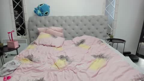 Snapshot of arianightx chatting on March 10, 7:10 am arianightx online show from March 10, 7:10 am