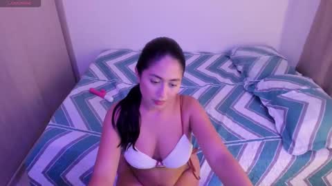 Snapshot of arianna_blair_ chatting on February 21, 5:19 am Arianna online show from February 21, 5:19 am