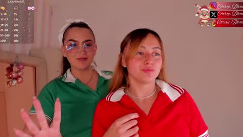 Snapshot of arianna_gren chatting on December 16, 12:37 am Arianna online show from December 16, 12:37 am