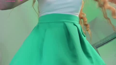 Snapshot of arianna_gren chatting on December 27, 10:59 pm Arianna online show from December 27, 10:59 pm